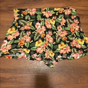 Floral cotton shorts